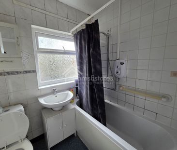 Price £850 pcm - Available Now - Unfurnished - Photo 4