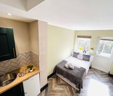 Room in a Shared House, Hawkhurst Road, SW16 - Photo 2