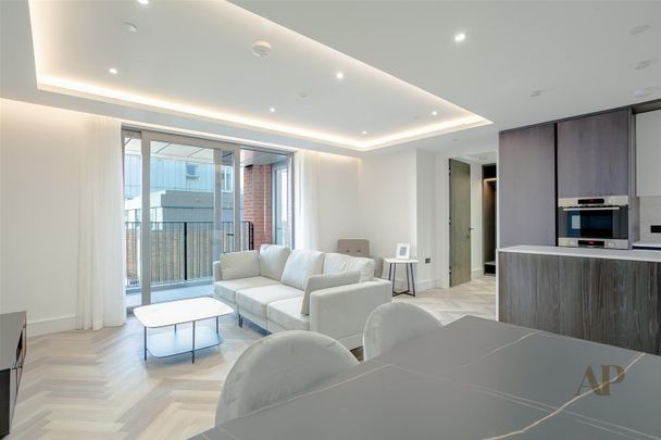 Brigade Mews, London - Photo 1