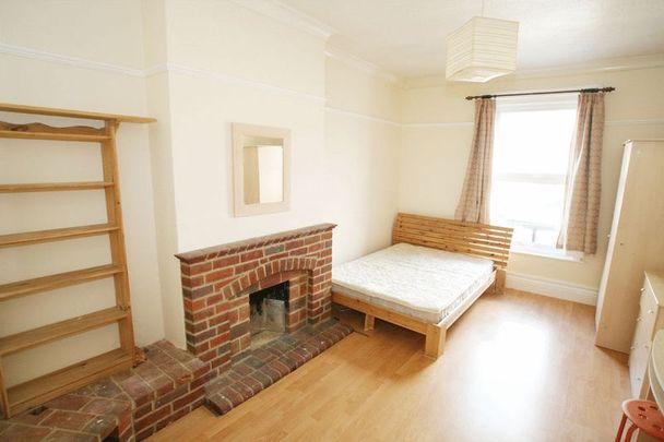 Five Bedroom Flat, Bills Included - Photo 1