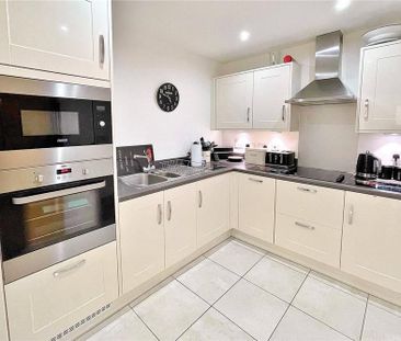 2 bedroom flat to rent - Photo 4