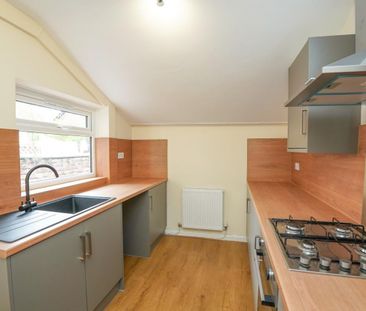 2 bed House - Mid Terrace for Rent - Photo 4