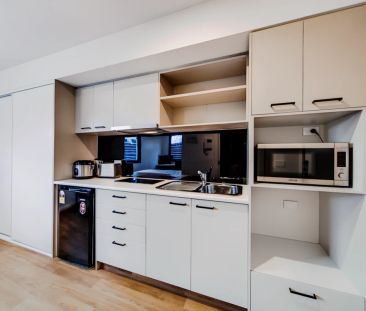 Large Studio with balcony - Photo 4