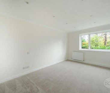 Haymeads Drive, Esher, Surrey, KT10 - Photo 6