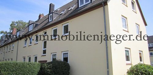 Alt Garstedt - Ruhige Wohnanlage - Wohnung mit großem Wohnzimmer, Küche, Duschbad - 1.OG - Photo 2