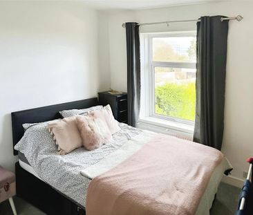 3 bedroom end of terrace house to rent - Photo 4