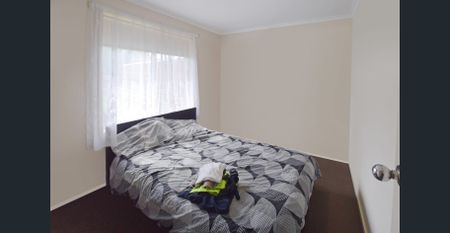 Neat Family Home - Photo 4