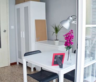 Carrer del Doctor Vicente Pallarés, Valencia, Valencian Community 4... - Photo 2