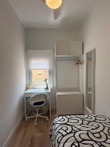 Carrer de la Constància, Esplugues de Llobregat, Catalonia 08950 - Photo 2