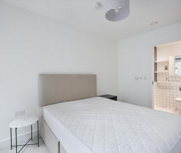 3 bedroom flat to rent - Photo 1