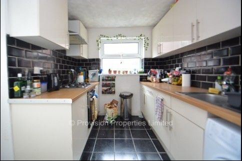 5 Bedroom Student House Hyde Park Leeds - Photo 1