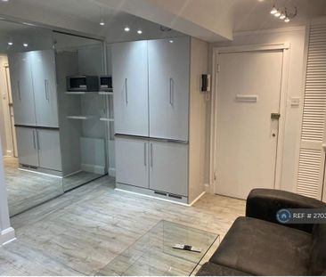 Studio to rent - Photo 1