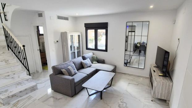 Casa adosada de alquiler en Calle Comunidad Valenciana, 131, Miramar - Torre del Moro - Photo 1