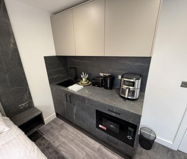 Studio to rent - Photo 2