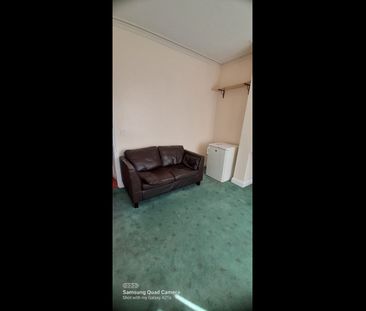 2 Bed Terraced House, Parry Street, LE5 - Photo 4