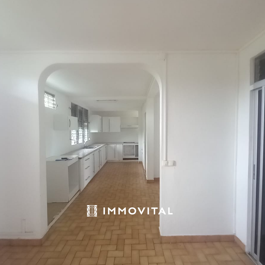 Location Maison 6 pièces 148m² LE MOULE 97160 - Photo 1