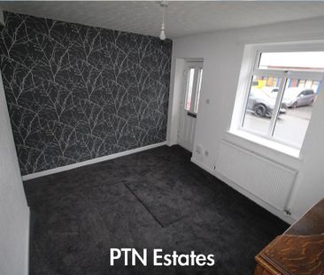 2 bedroom end of terrace house to rent - Photo 2