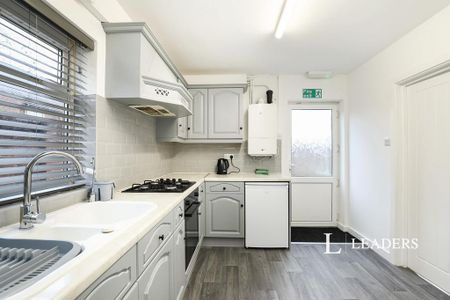 1 bedroom in a house share to rent - Photo 5