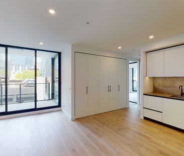 Perfect Location! - Photo 6