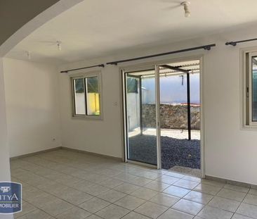 Location Maison 4 pièces 71m² LA RIVIERE 97421 - Photo 1