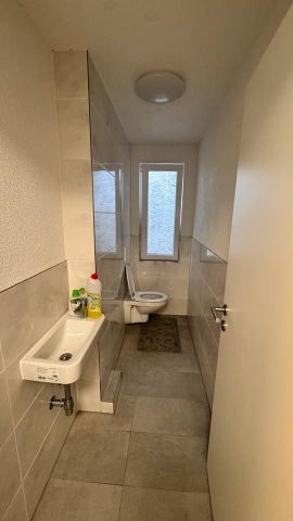 Frisch renovierte 2-Zimmer- Wohnung - Photo 2