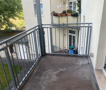 Wohnung mit Balkon an der Küche und Blick ins Grüne zzgl. PKW-Stell... - Photo 2