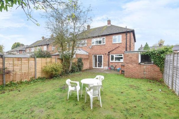 3 bedroom semi-detached house to rent - Photo 1