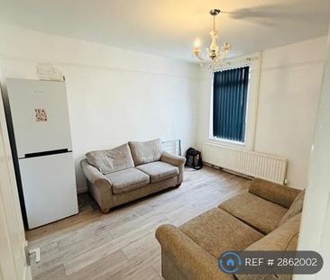 1 bedroom in a house share to rent - Photo 1