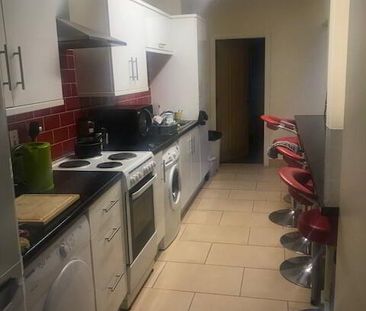 **student Property**, 4 Edenmore Street, Derry, BT48 7JP - Photo 2