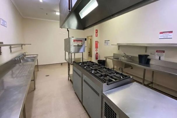 Ideal Apartment for One Person | Fully Furnished | Utilities Included - Photo 1