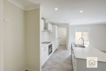 “FIRST WEEK FREE RENT - Every room has air-conditioning” - Photo 4