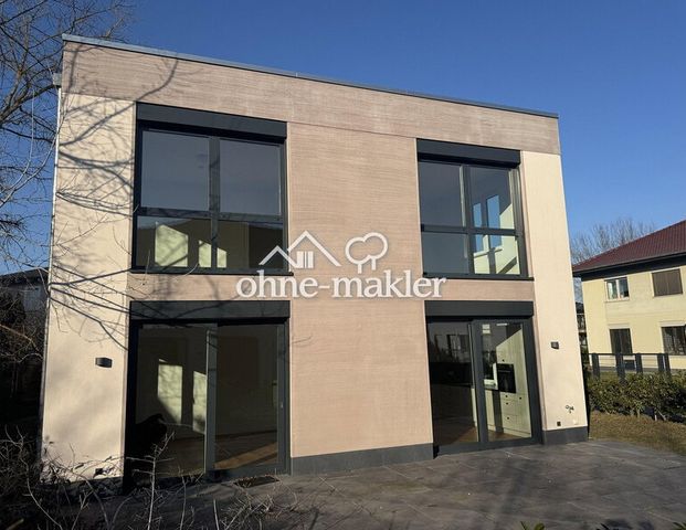 Luxuriöse 3 Raumwohnung mit Garten in einer Villa - Photo 1