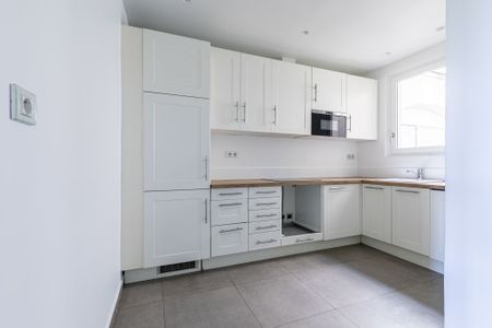 APPARTEMENT T4 A LOUER - PARIS 8EME ARRONDISSEMENT Faubourg du Roule 2 - 145.09 m - 7 000 € - Photo 5