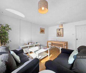 3 bedroom terraced house to rent - Photo 5