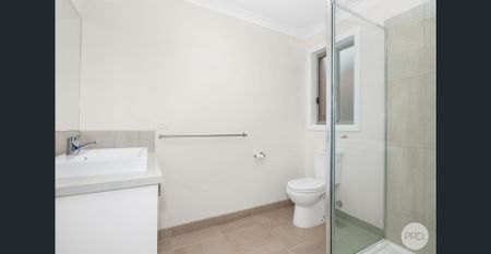 LARGE 4 BEDROOM HOME WITH 2 LIVING AREAS IN PRIME ALFREDTON LOCATION - Photo 5