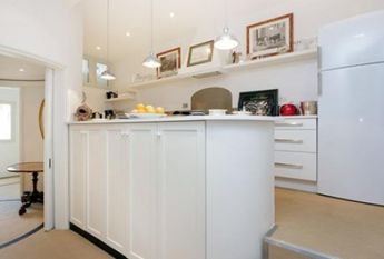 Attic-Spagna: 250mq. Duplex Penthouse located in 15th century Historical Building. Large double living room with fireplace, study, 3 bedrooms, 3 baths, spectauclar entertaining room with 360° views of antique Rome, rooftops and Cupoa’s. Ref #120