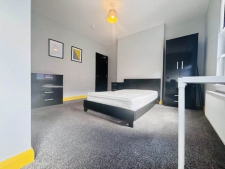 Gilpin Terrace (room 2*), Armley, Leeds - Photo 2