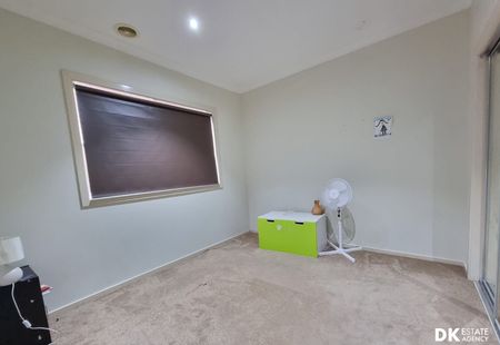 15 Anglers Ave, Point Cook, VIC 3030 (Residential)FAMILY ENTERTAINER! - Photo 4