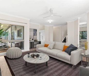 MASSIVE FAMILY HOME - SPLIT LEVEL - Photo 6