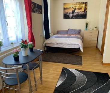 Studio Flat, Rosebery Avenue, N17 - Photo 2