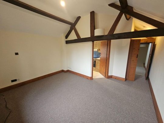 2 bedroom character property to rent - Photo 1