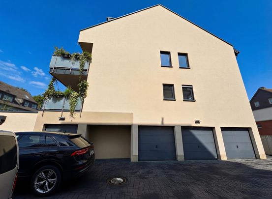 *Wohnen im Neubau unmittelbar am Rhein!* Barrierefrei, Garage & hochwertige Küche. - Photo 1