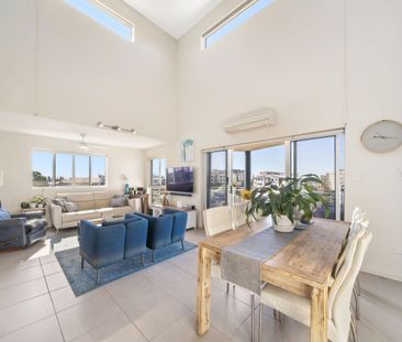 Where Coastal Calm Meets Contemporary Comfort - Photo 3