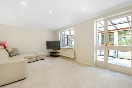 Wokingham, RG41 3UZ - Photo 4