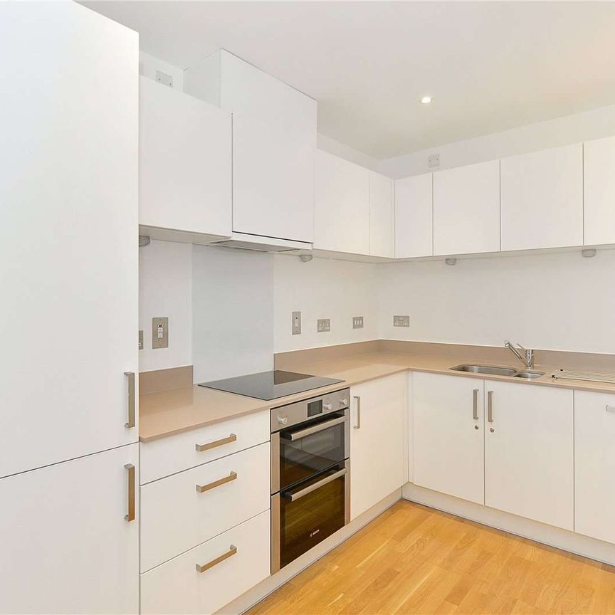 A well-appointed, one bedroom property situated on the 3rd floor of this modern development. - Photo 1