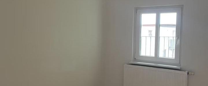 Große 4-Zimmer Wohnung in zentraler Lage mit Balkon - Photo 1