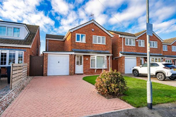 4 bedroom detached house to rent - Photo 1