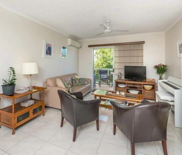 CLAYFIELD GEM - 2 bedroom and a lock up garage! - Photo 1