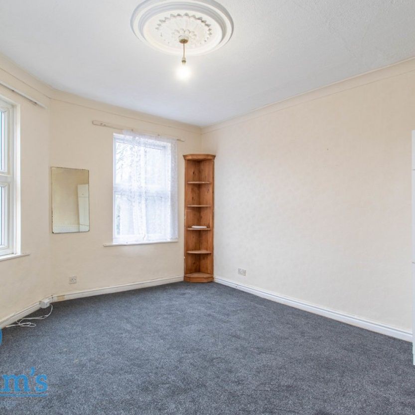 2 bed Flat for Rent - Photo 1