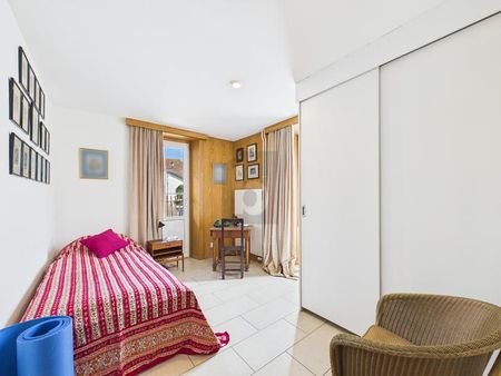 ÉLÉGANT LOGEMENT MEUBLÉ AU CHARME CONTEMPORAIN - Photo 2